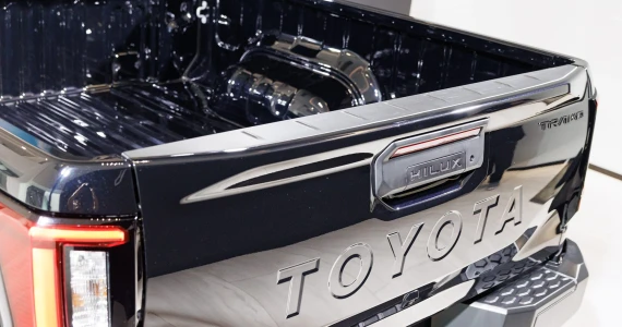 รูปภาพ โตโยต้า Toyota Hilux Travo Smart Cab Prerunner 2.8 Smart AT ปี 2025