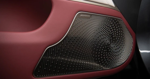 รูปภาพ อวาตาร์ AVATR 11 Royal Edition ปี 2025