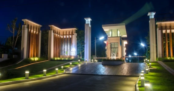 รูปภาพ เพลินจิต คอลลิน่า (Ploenchit Collina)