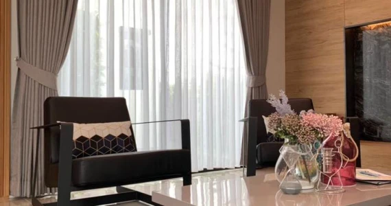 รูปภาพ ดิ เอ็มเบรส (The Embrace)