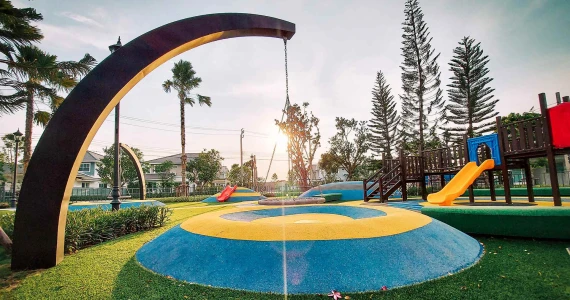 รูปภาพ สีวลี ศรีนครินทร์ - ร่มเกล้า (Sivalee Srinakarin - Romklao)