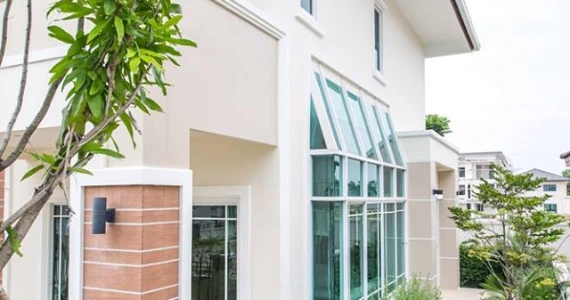 รูปภาพ เดอะพรอมิเน้นซ์ พราวด์ (The Prominence Proud)