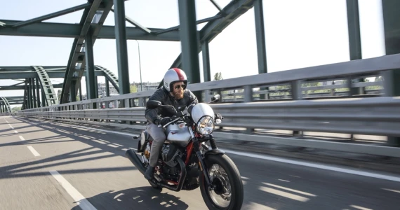 รูปภาพ โมโต กุชชี่ Moto Guzzi V7 III Racer ปี 2021