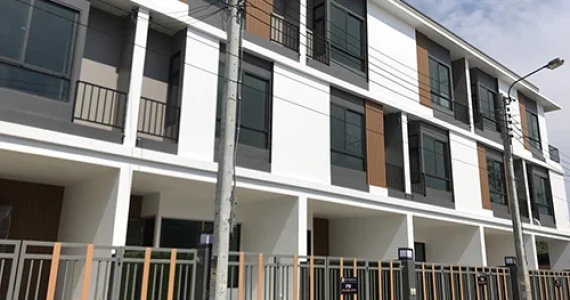 รูปภาพ เดอะ ฟรีด้อม นาคนิวาส-โชคชัย 4 (The Freedom Nakniwas - Chokechai 4)