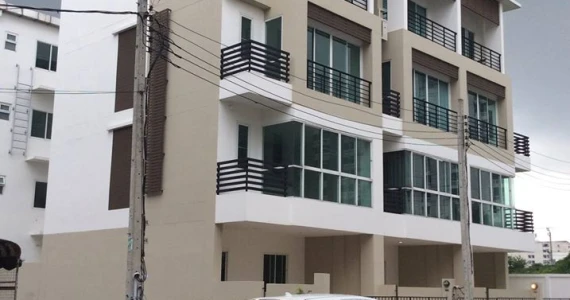 รูปภาพ วโรดมเพลส ศรีนครินทร์-อ่อนนุช (Varodom Place Srinakarin-Onnuch)