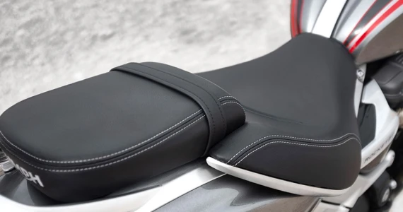 รูปภาพ ไทรอัมพ์ Triumph ROCKET 3 GT ปี 2023