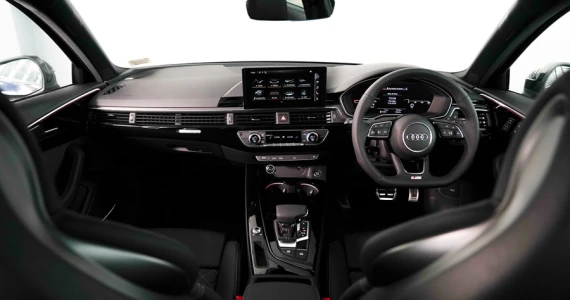 รูปภาพ อาวดี้ Audi A4 Avant 45 TFSI quattro S line Black Edition ปี 2020