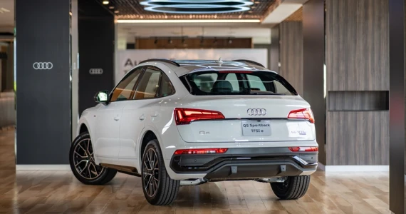 รูปภาพ อาวดี้ Audi Q5 Sportback 55 TFSI e quattro S line Black Edition ปี 2022
