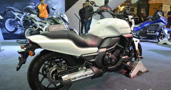 รูปภาพ ฮอนด้า Honda CTX 700DNF ปี 2015