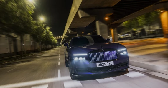 รูปภาพ โรลส์-รอยซ์ Rolls-Royce Black Badge Spectre ปี 2025