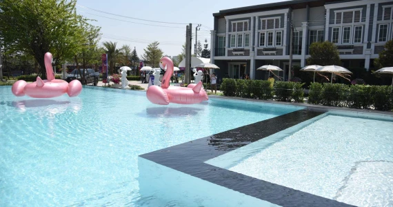 รูปภาพ โกลเด้น ทาวน์ สุขุมวิท-สถานีรถไฟฟ้าแบริ่ง (Golden Town Sukhumvit-Bearing Station)