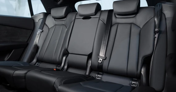 รูปภาพ อาวดี้ Audi Q8 TFSI e quattro S line edition one ปี 2024