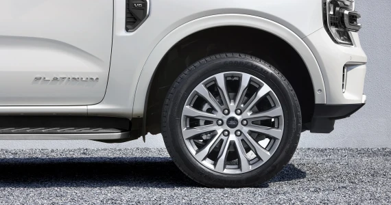 รูปภาพ ฟอร์ด Ford Everest Platinum V6 4x4 10AT ปี 2024