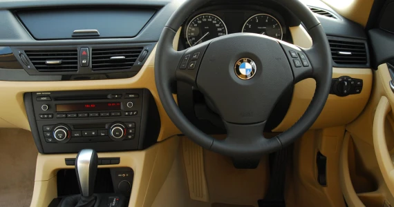 รูปภาพ บีเอ็มดับเบิลยู BMW X1 sDrive18i ปี 2009