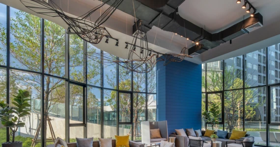 รูปภาพ เอลลิโอ สาทร-วุฒากาศ (Elio Sathorn-Wutthakat)