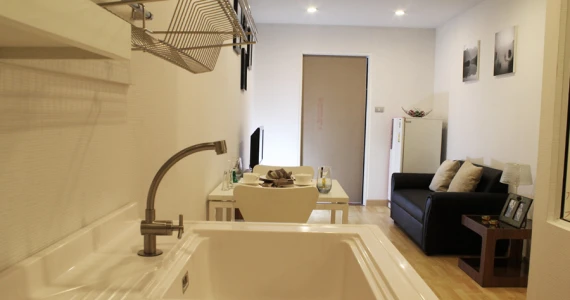 รูปภาพ ทัวร์มาลีน ไลท์ สาทร-ตากสิน (Tourmaline Lite Sathorn-Taksin)