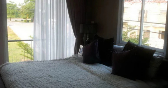 รูปภาพ ณ ราธร สุวินทวงศ์ (Na Rathon Suwinthawongse)