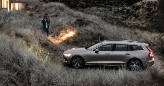 รูปภาพ วอลโว่ Volvo V60 Recharge T8 AWD R-Design Expression ปี 2020