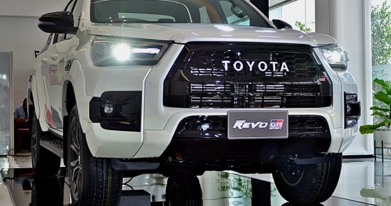 รูปภาพ โตโยต้า Toyota Revo GR Sport 2.8 AT Hi-Floor 4X4 ปี 2021