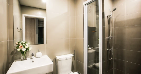 รูปภาพ เอลลิโอ สาทร-วุฒากาศ (Elio Sathorn-Wutthakat)