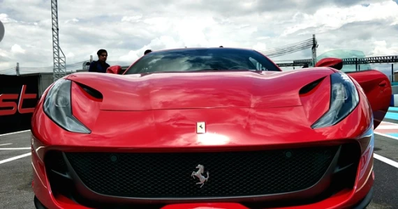 รูปภาพ เฟอร์รารี่ Ferrari 812 Superfast V12 ปี 2017