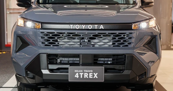 รูปภาพ โตโยต้า Toyota Hilux Travo Standard Cab 4TREX 2.8 AT ปี 2025