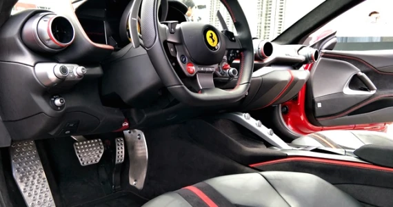 รูปภาพ เฟอร์รารี่ Ferrari 812 Superfast V12 ปี 2017