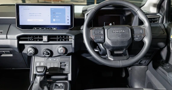 รูปภาพ โตโยต้า Toyota Hilux Travo Smart Cab 4TREX 2.8 Premium AT ปี 2025