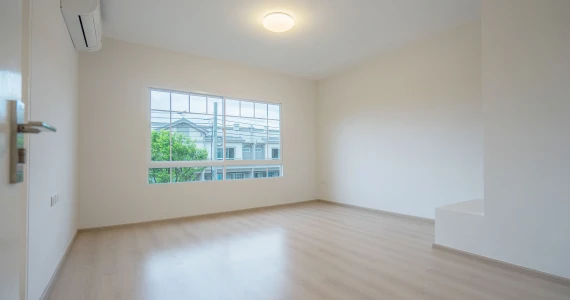 รูปภาพ อินดี้ เวสต์เกต (Indy Westgate)