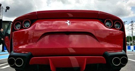 รูปภาพ เฟอร์รารี่ Ferrari 812 Superfast V12 ปี 2017