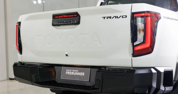 รูปภาพ โตโยต้า Toyota Hilux Travo Double Cab Prerunner 2.8 Premium MT ปี 2025