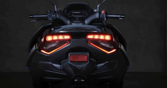 รูปภาพ ยามาฮ่า Yamaha XMAX Connected ปี 2025