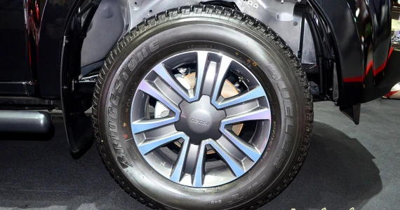 รูปภาพ อีซูซุ Isuzu D-MAX Hi-Lander 2-Door 2.5 Z VGS Turbo ฉลอง 99 ปี อีซูซุ ปี 2015