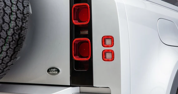 รูปภาพ แลนด์โรเวอร์ Land Rover Defender 110 Petrol 2.0 SE Ingenium ปี 2020