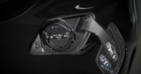 รูปภาพ เมอร์เซเดส-เบนซ์ Mercedes-benz C-Class C 300 e AMG Dynamic ปี 2020