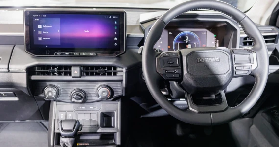 รูปภาพ โตโยต้า Toyota Hilux Travo Double Cab Prerunner 2.8 Smart AT ปี 2025