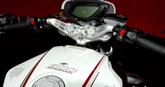 รูปภาพ เอ็มวี ออกุสต้า MV Agusta Brutale 800 Dragster ปี 2014