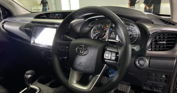 รูปภาพ โตโยต้า Toyota Revo Smart Cab 4x4 2.4 Mid 60th Anniversary ปี 2022