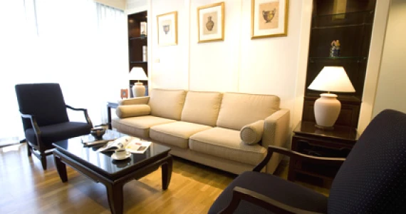 รูปภาพ ริเวอไรน์ เพลส คอนโดมิเนียม (Riverine Place)