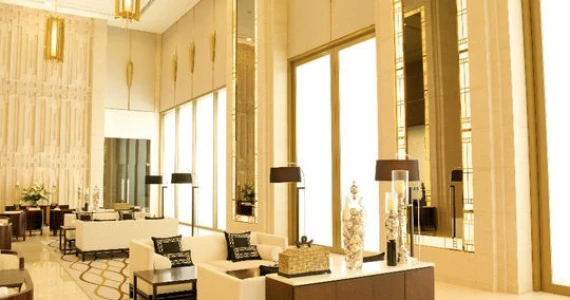 รูปภาพ คิว หลังสวน (Q Langsuan)