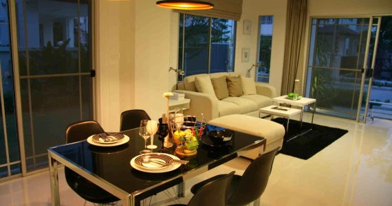 รูปภาพ นันทวัน ศรีนครินทร์ (Nanthawan Srinakarin)