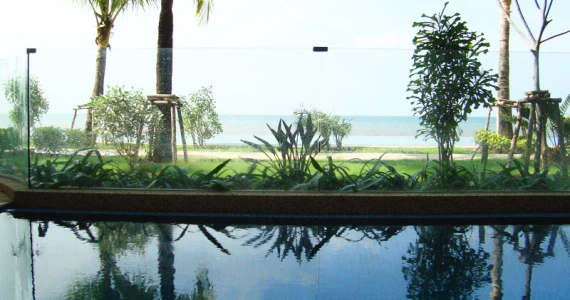 รูปภาพ โอเชียน เอจ (Ocean's Edge)