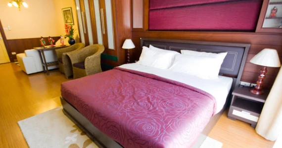 รูปภาพ เดอะ กรีนเพลส คอนโดมิเนียม (The Green Place Condominium)