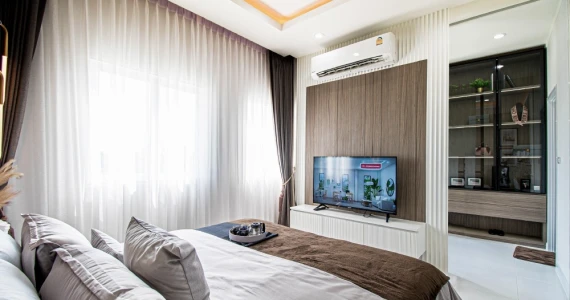 รูปภาพ เดอะ มิราเคิล ประชาอุทิศ 90 (The Miracle Prachauthit 90)