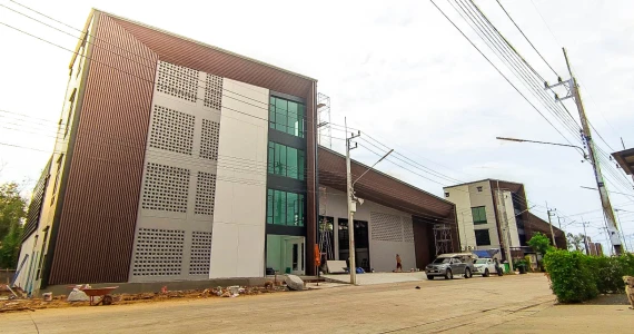 รูปภาพ แฟคทอรี่ยาร์ด @ ลำลูกกา (Factory Yard @ Lamlukka)