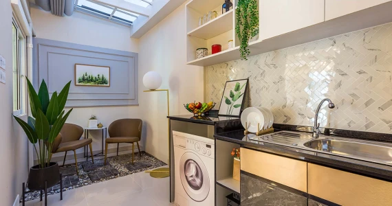 รูปภาพ ไลโอ เพชรเกษม-อ้อมน้อย (Lio Petchkasem - Omnoi)