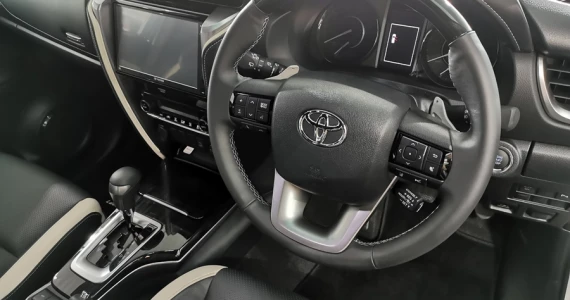 รูปภาพ โตโยต้า Toyota Fortuner 2.8 Legender AT ปี 2022