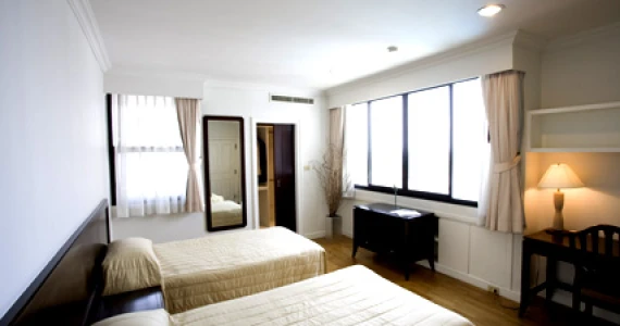 รูปภาพ ริเวอไรน์ เพลส คอนโดมิเนียม (Riverine Place)