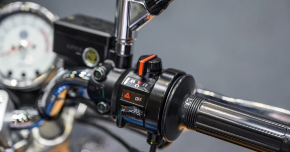 รูปภาพ ยามาฮ่า Yamaha SR400 (Standard) ปี 2020