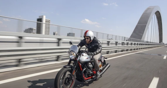 รูปภาพ โมโต กุชชี่ Moto Guzzi V7 III Racer ปี 2021